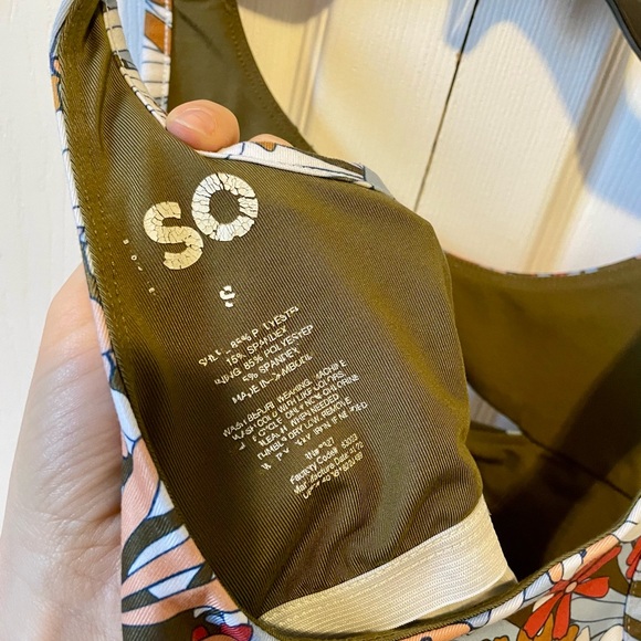 SO Floral Athletic Set Size Small - Picture 6 of 6